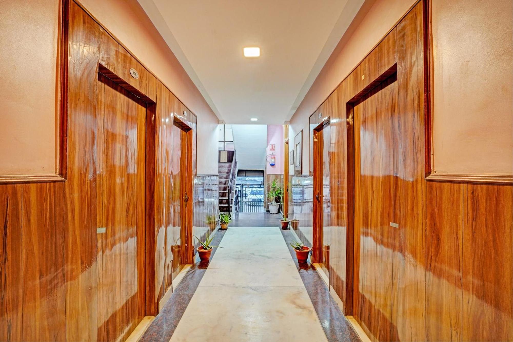 Hotel O Greno House Near Pvr Ansal Plaza Greater Noida Exterior foto